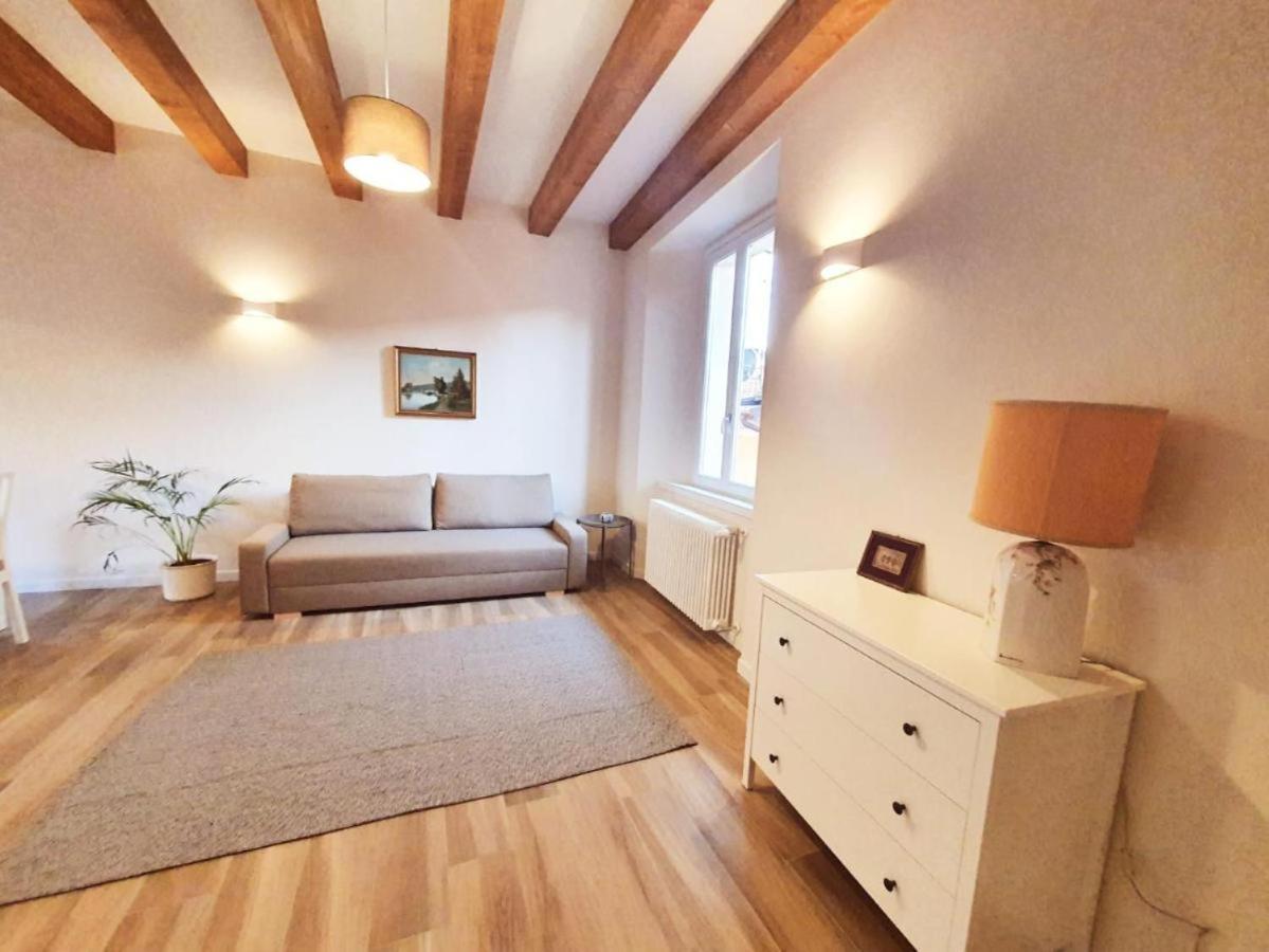 Residenza La Ruga Matilde & Eleonora Apartments Lake แวร์บาเนีย ภายนอก รูปภาพ