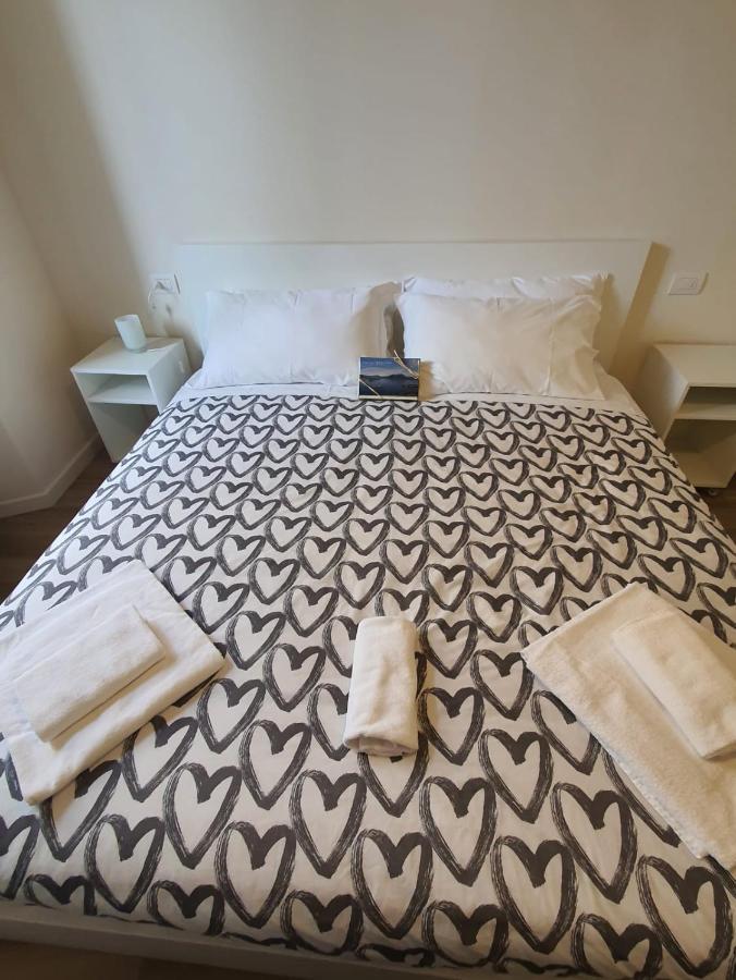 Residenza La Ruga Matilde & Eleonora Apartments Lake แวร์บาเนีย ภายนอก รูปภาพ